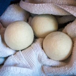 Apeiron Drogerballen - Droogballen - 6 XL Wasbollen - Droger - Duurzaam - Wasmachine - Wasverzachter - Energie Besparen - Zero Waste - Schapenvacht - Wol -HG Winkel 1200x1200 1188