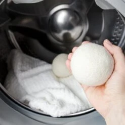 Apeiron Drogerballen - Droogballen - 6 XL Wasbollen - Droger - Duurzaam - Wasmachine - Wasverzachter - Energie Besparen - Zero Waste - Schapenvacht - Wol -HG Winkel 1200x1200 1194