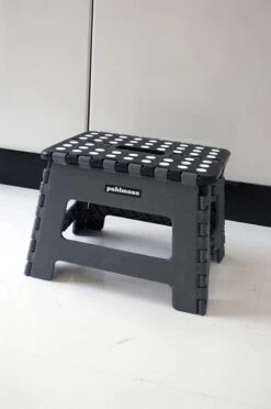 PUHLMANN - Inklapbare Kruk, JAMES, Plastic, Grijs, 22 Cm Hoog, Max 100 Kilo -HG Winkel 797x1200 2