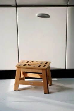 PUHLMANN - Inklapbare Kruk, JAMES, Hout, 23 Cm Hoog, Max 150 Kilo -HG Winkel 798x1200 4