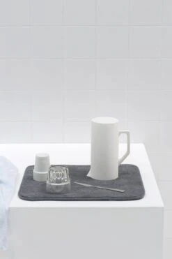 Brabantia SinkSide Afdruipmat Microvezel - 47 X 40 Cm - Dark Grey -HG Winkel 799x1200 3