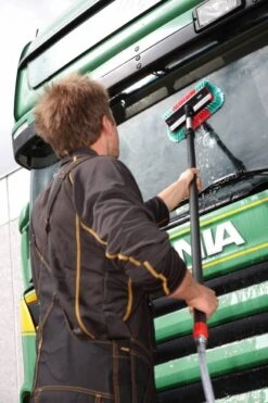 Vikan 524752 Hoekborstel Met Watertoevoer High/Low 280mm Zacht/Gespleten Haren -HG Winkel 799x1200 4