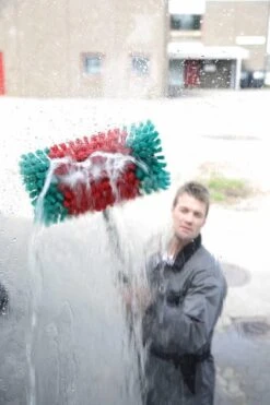 Vikan 524752 Hoekborstel Met Watertoevoer High/Low 280mm Zacht/Gespleten Haren -HG Winkel 799x1200 5