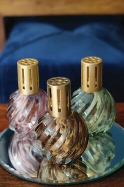 Ashleigh & Burwood Lampenolie Geurolie - Freesia & Orchid 250 Ml 10 Ashleigh & Burwood Lampenolie Geurolie - Freesia & Orchid 250 Ml -HG Winkel 800x1200 10