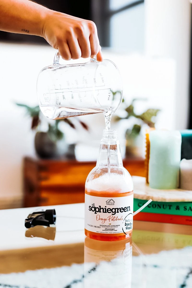 SophieGreen Orange Patchouli Allesreinigers 3x2 Navullingen (=6x750 Ml) 2 SophieGreen Orange Patchouli Allesreinigers 3x2 Navullingen (=6x750 Ml) - Afbeelding 2