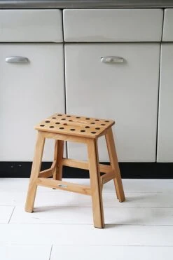 PUHLMANN - Inklapbare Kruk, JAMES, Hout, 41 Cm Hoog, Max 150 Kilo -HG Winkel 800x1200 5